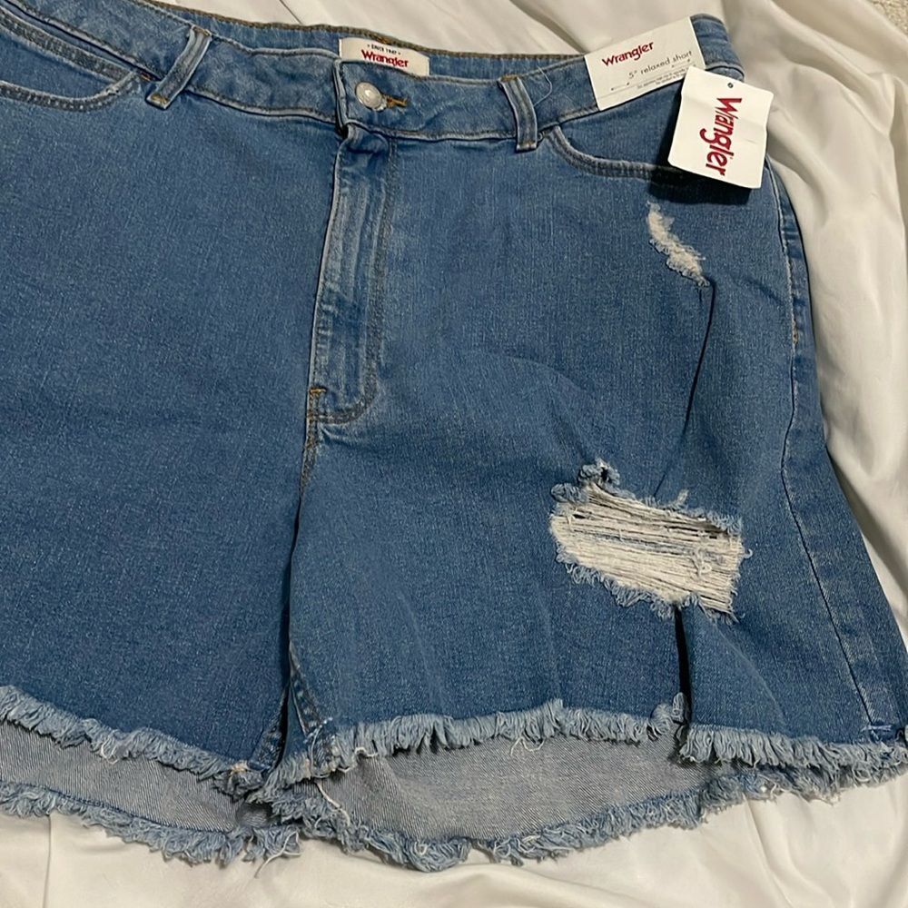 NWT- Wrangler- 33/16. Relaxed Fit - Picture 4 of 9